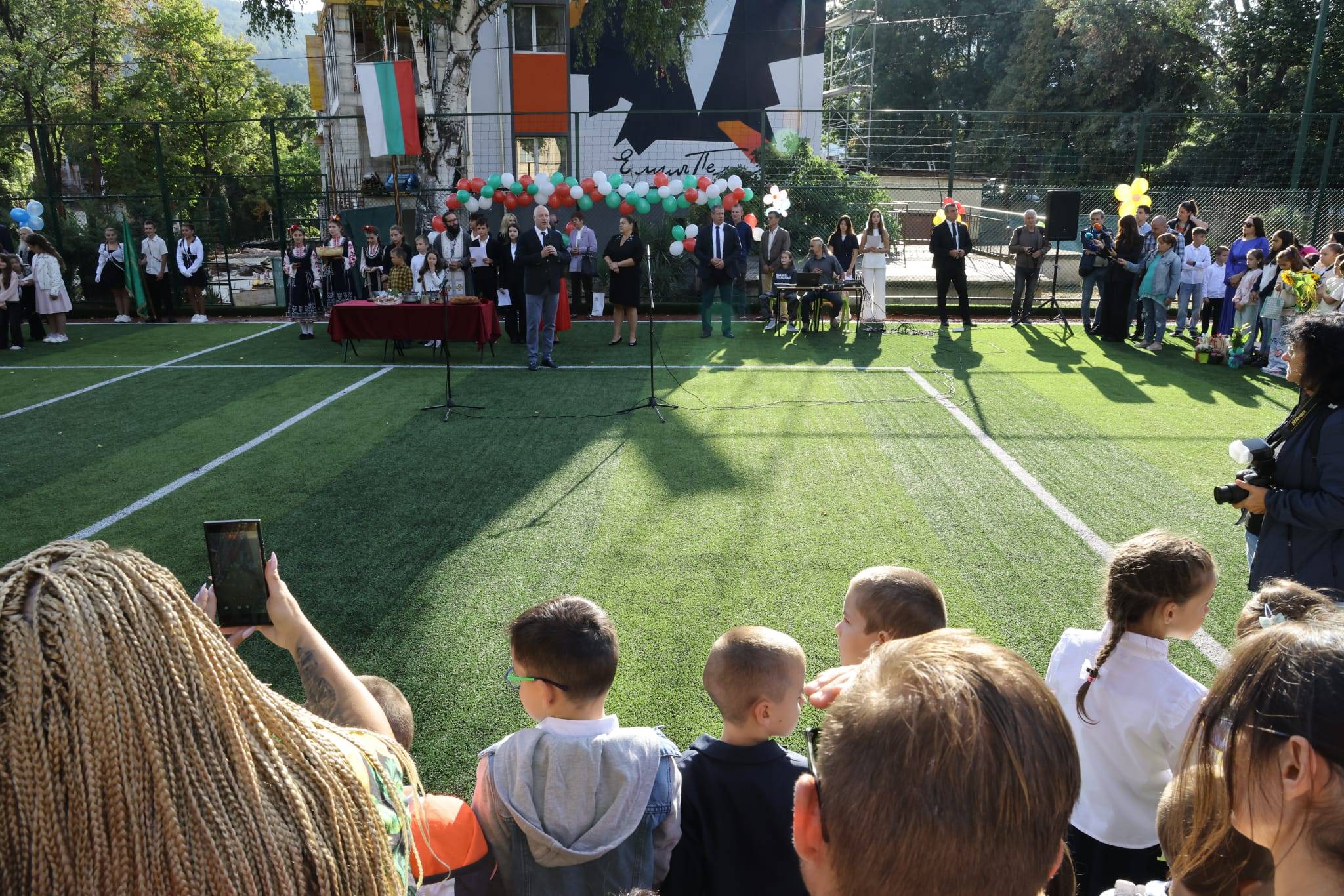  Министър-председателят Росен Желязков взе участие в откриването на новата образователна година в 83 ОУ 